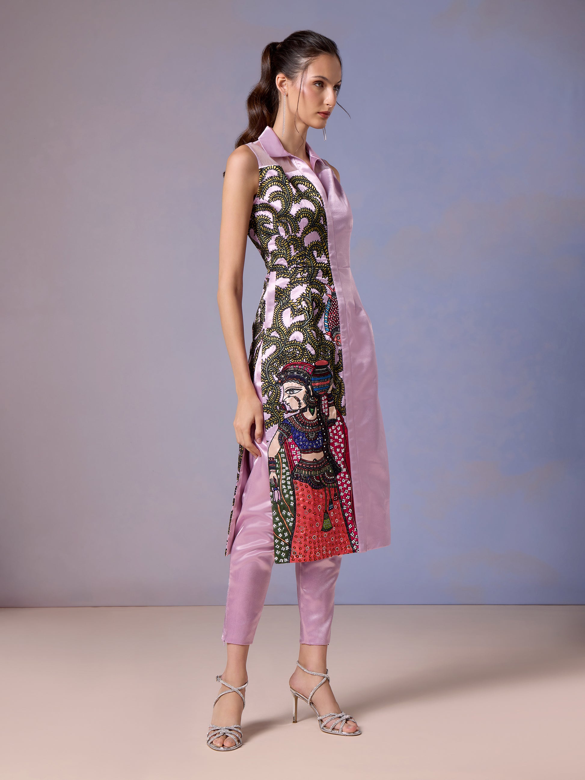 Side view of model in French Lilac kurti and trouser set
